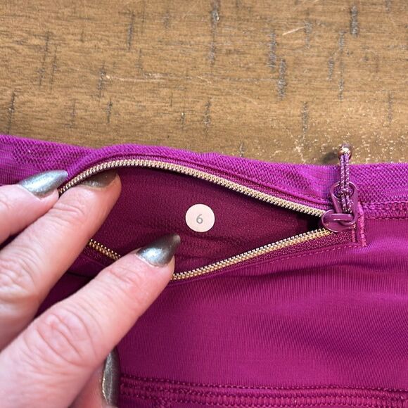 Lululemon capri leggings size 6. Camo - Picture 7 of 16